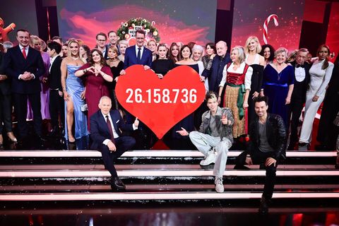 Viele Prominente sammelten im ZDF bei "Ein Herz für Kinder" für einen guten Zweck. Foto: Sebastian Christoph Gollnow/dpa