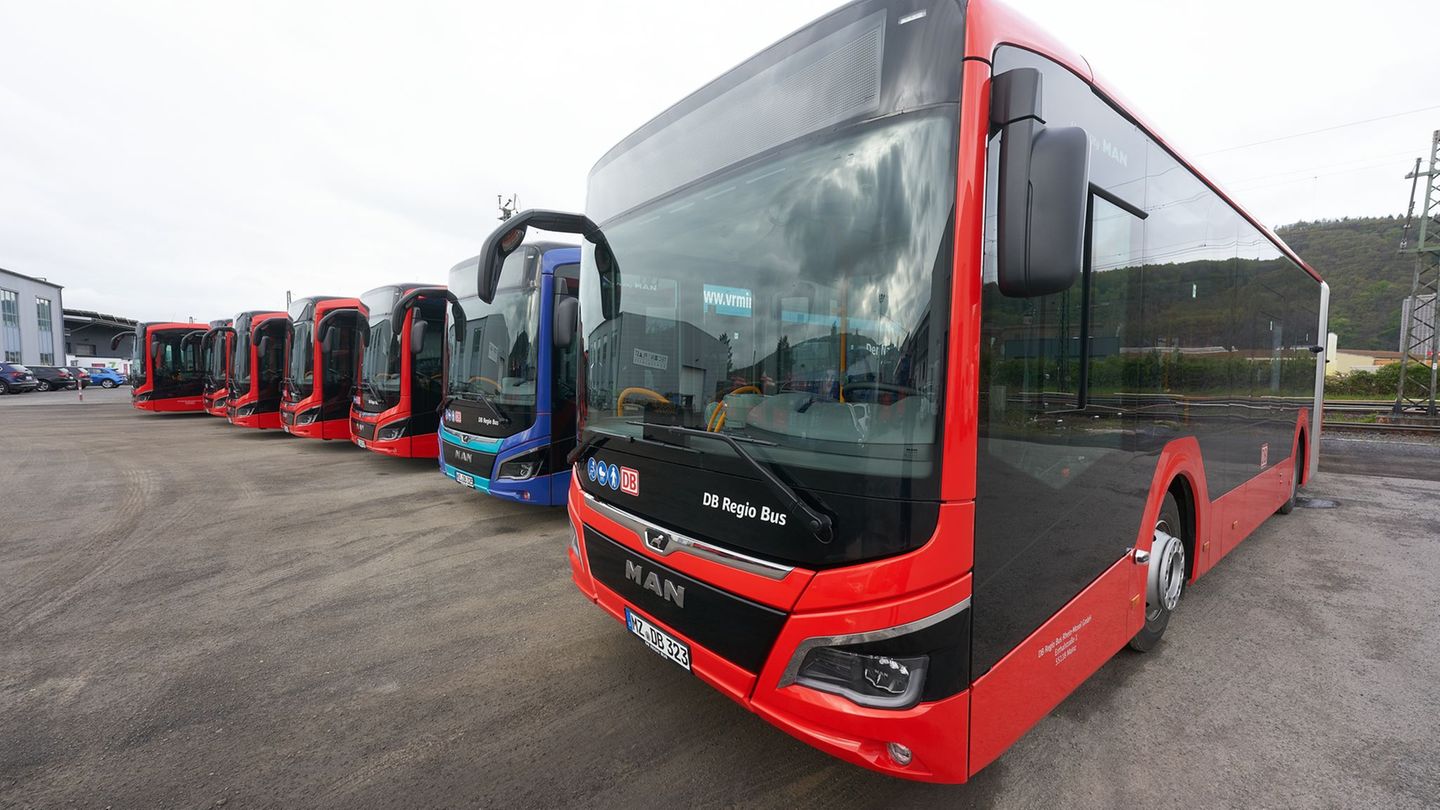 Bleiben demnächst wieder Busse wegen Streiks in den Depots? (Archivfoto) Foto: Thomas Frey/dpa
