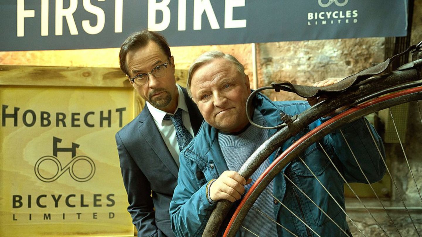 "Tatort: Die Erfindung des Rades": Prof. Karl-Friedrich Boerne (Jan Josef Liefers, l.) und Kommissar Frank Thiel (Axel Prahl,