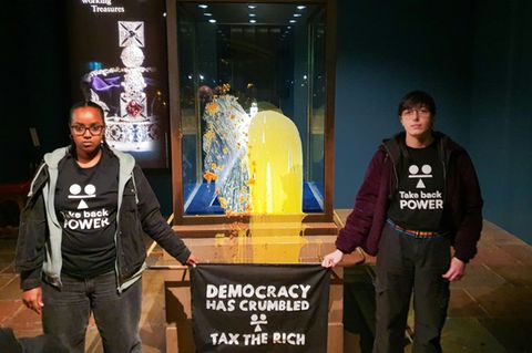 Aufnahme der Aktivisten von Take Back Power nach der Aktion