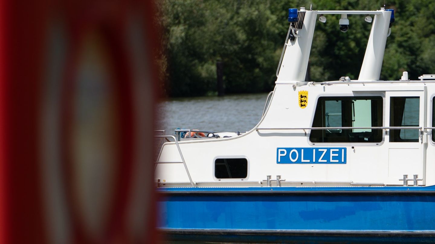 Die Wasserschutzpolizei ermittelt. (Symbolbild) Foto: Markus Lenhardt/dpa