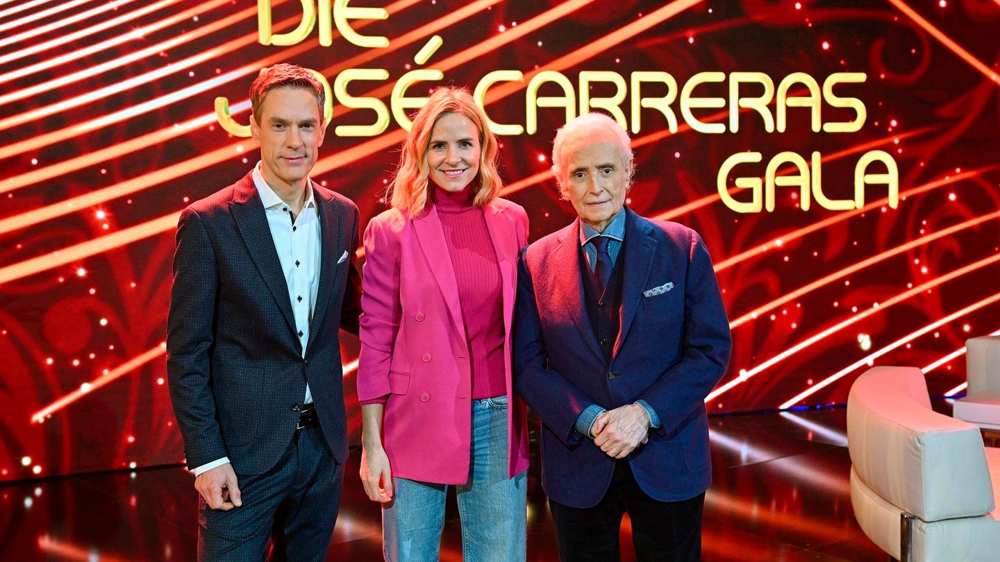 Der MDR sendet live die 31. José Carreras Gala aus der Mega City Leipzig. Sven Lorig (links), Stephanie Müller-Spirra und Gastgeber José Carreras führen durch den Abend.