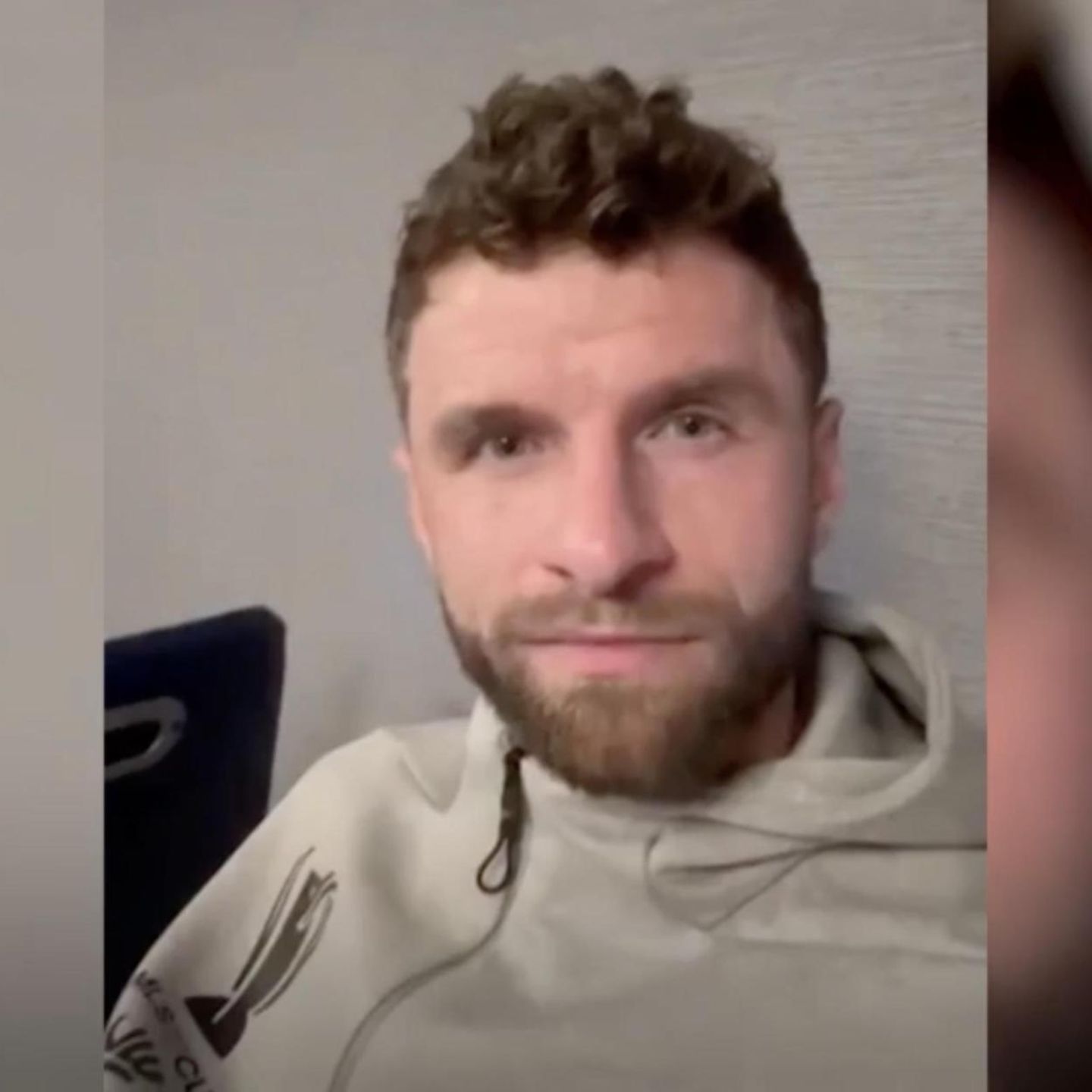 Fußballprofi Thomas Müller in einer Videobotschaft auf Instagram