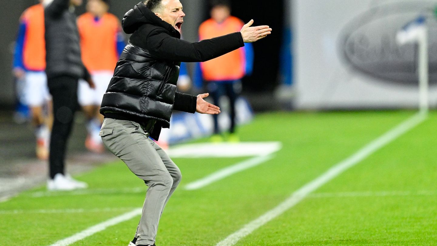 Christian Eichner musste die vierte Zweiliga-Niederlage in Serie hinnehmen. Foto: Uwe Anspach/dpa