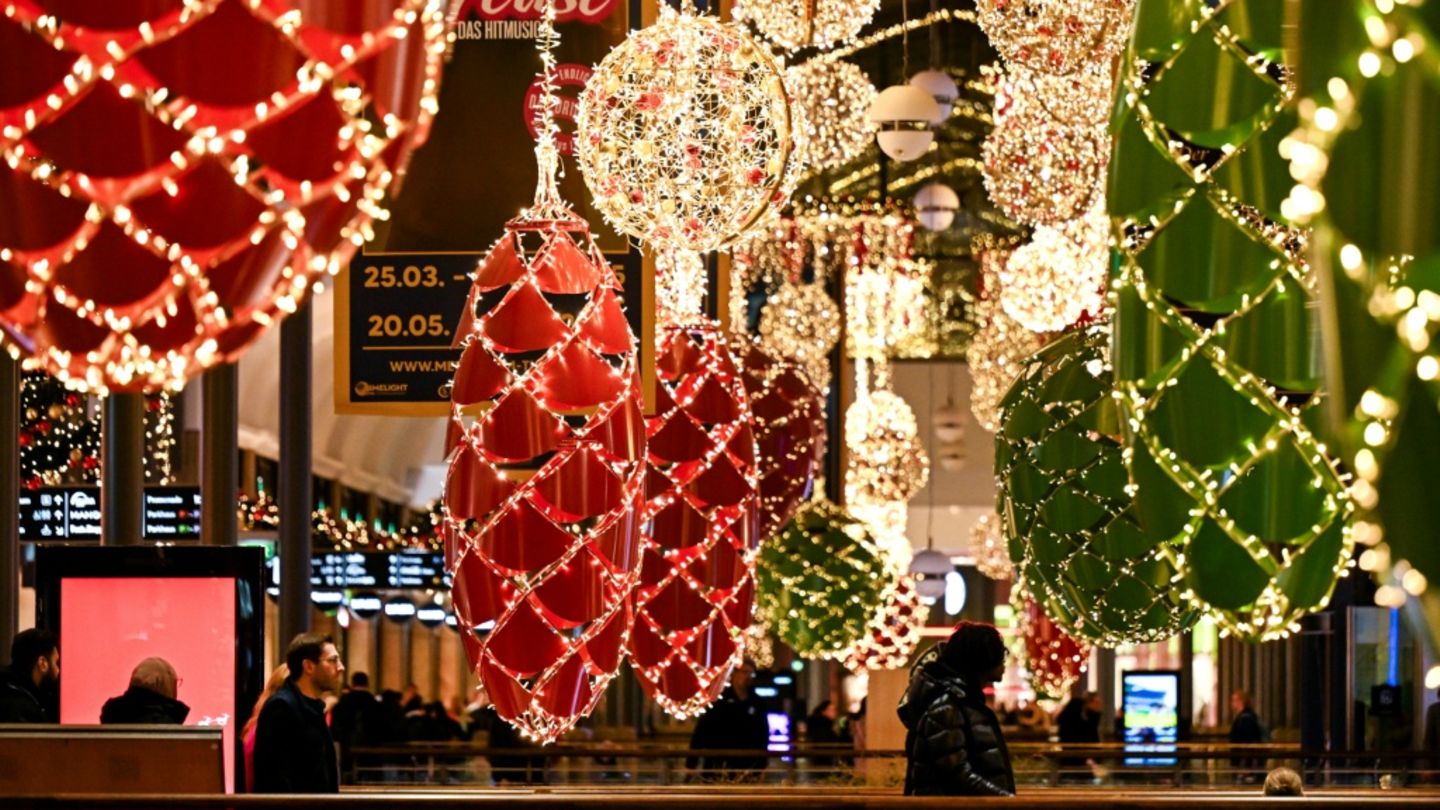 Weihnachtsdekoration in Einkaufszentrum