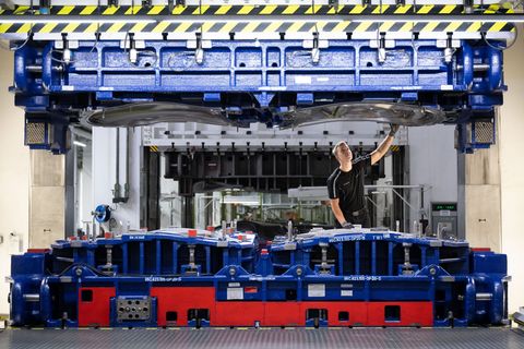 Vorgesehen ist bisher, dass die Körperschaftsteuer ab 2028 schrittweise sinkt. (Symbolbild) Foto: Sebastian Kahnert/dpa