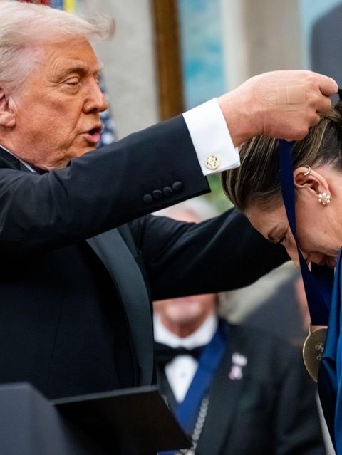 US-Präsident Trump verleiht eine Auszeichnung