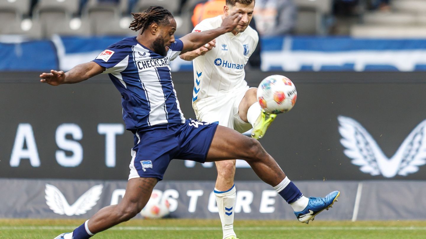 Zwischen den Toren spielte sich das Geschehen zumeist ab. Foto: Andreas Gora/dpa