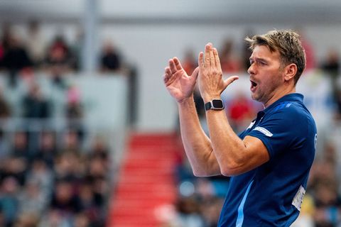 Trainer Christian Prokop und die TSV Hannover-Burgdorf spielten gegen die Füchse Berlin. (Archivbild) Foto: Julius Frick/dpa