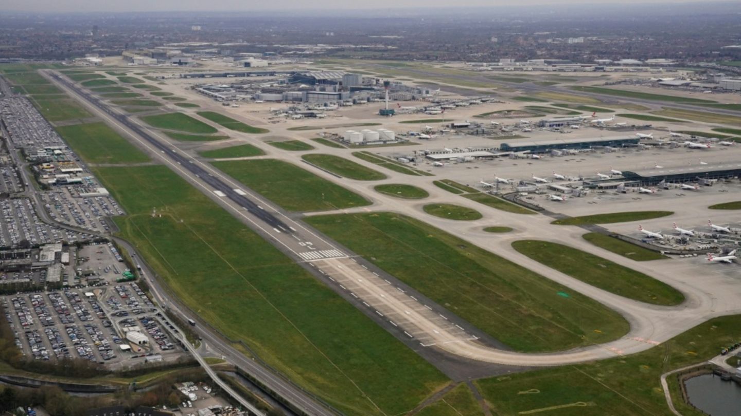 Kofferraub-am-Flughafen-London-Heathrow-Mehr-als-20-Verletzte-und-Verkehrschaos