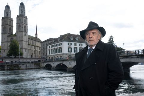 Im 24. "Zürich-Krimi" setzt sich Anwalt Thomas Borchert (Christian Kohlund) mit einem dunklen Kapitel der SChweizer Geschichte auseinander.