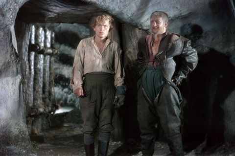 Die Schauspieler Lutz Moik (l) in der Figur des Köhlers Peter Munk und Erwin Geschonnek als Holländer-Michel in der Märchen-Verf