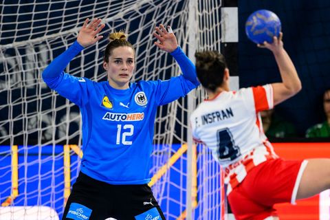 Die ehemalige DHB-Torhüterin Dinah Eckerle ist schockiert über das Niveau bei dieser Handball-WM (Archivbild) Foto: Tom Weller/d