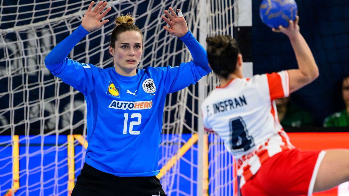 Die ehemalige DHB-Torhüterin Dinah Eckerle ist schockiert über das Niveau bei dieser Handball-WM (Archivbild) Foto: Tom Weller/d