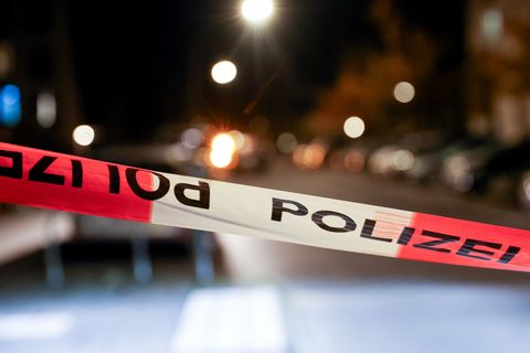 Der Mann erlitt tödliche Stichverletzungen. (Symbolbild) Foto: Bodo Marks/dpa
