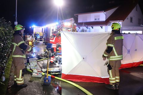 Bei einem Brand in St. Leon-Rot sind zwei Menschen ums Leben gekommen. Foto: René Priebe/dpa
