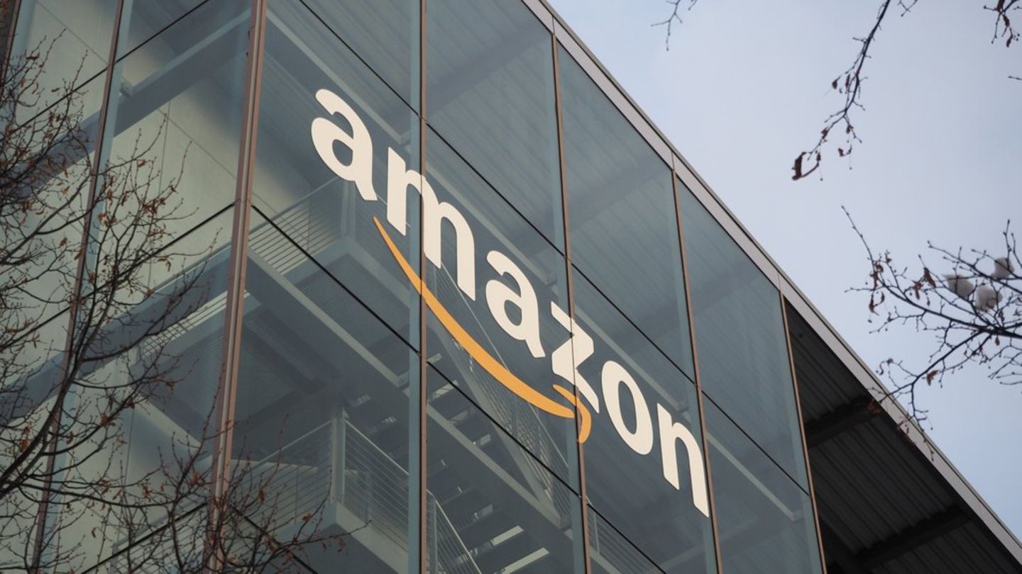 Amazon hat 2022 die Preise für sein Prime-Abo erhöht - laut eine Gerichtsurteil war das unzulässig.