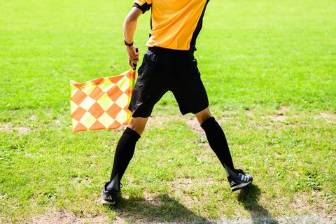 Nach einem Angriff auf einen Spieler ist ein Kreisliga-Spiel in Korntal-Münchingen abgebrochen worden. (Symbolbild) Foto: Julian
