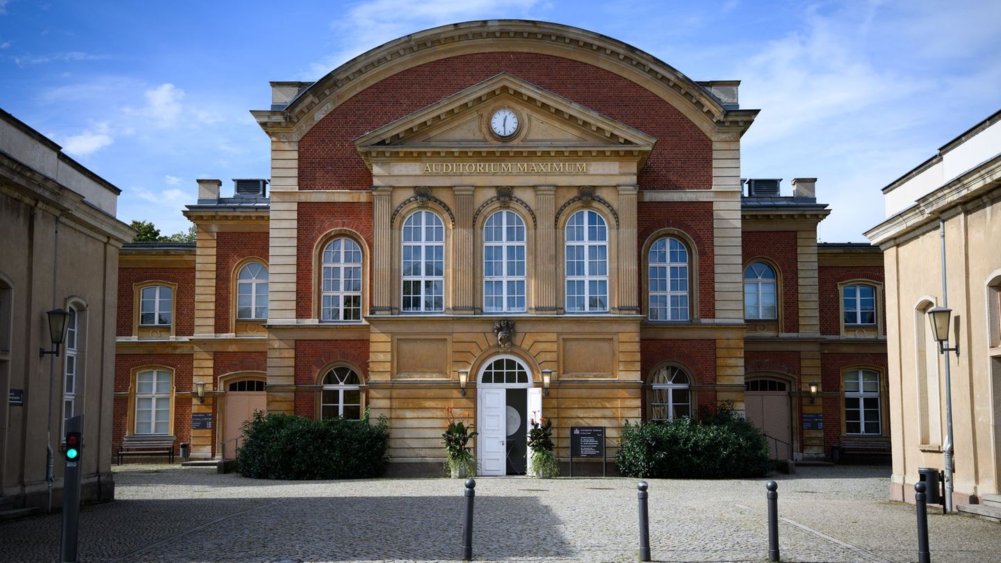 Die Hochschulen in Brandenburg zählen erneut mehr Studienanfänger. (Archivbild) Foto: Bernd von Jutrczenka/dpa