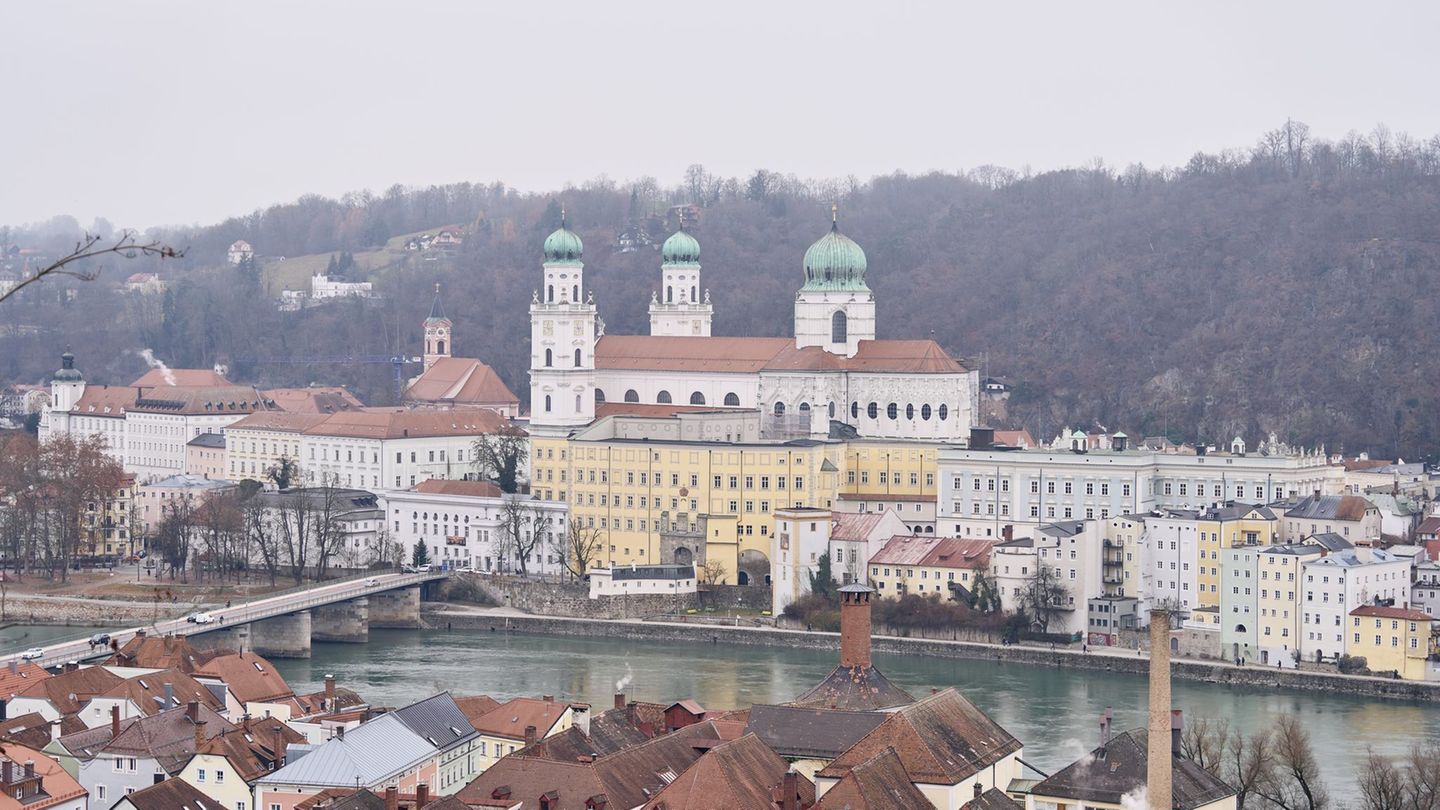 In Passau ist die Missbrauchsstudie vorgestellt worden. (Symbolbild) Foto: Tobias C. Köhler/dpa
