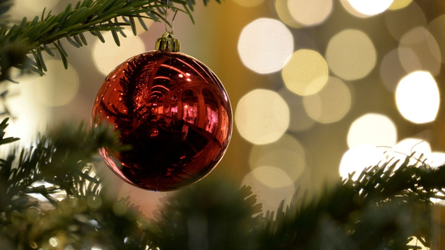 Neue-Rituale-In-jedem-zehnten-Weihnachtsbaum-h-ngt-eine-Gurke