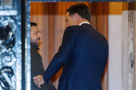 Nato-Generalsekretär Mark Rutte will den ukrainischen Präsidenten Wolodymyr Selensky am Abend in seiner Residenz empfangen. (Arc
