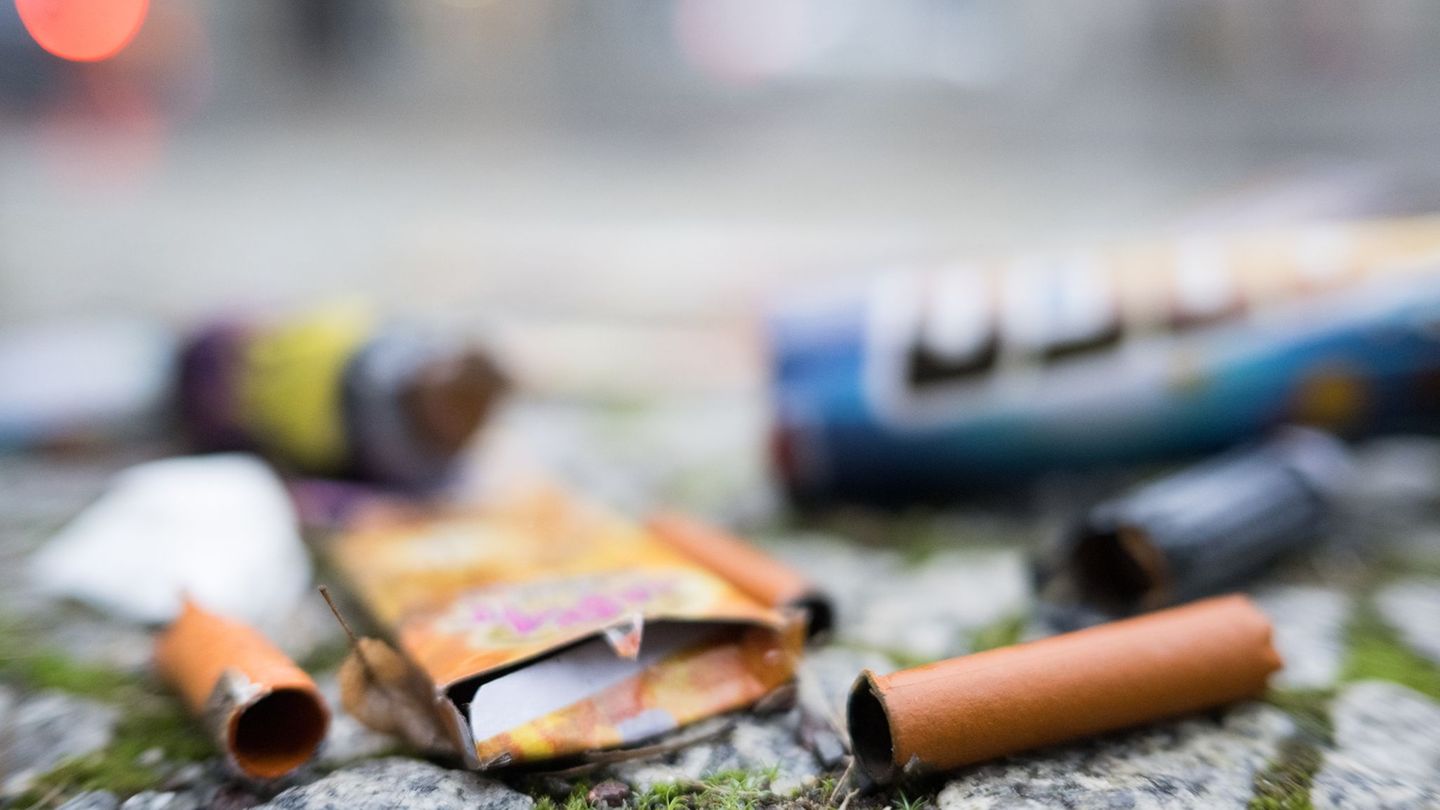 Ein Vater findet im Zimmer seines Sohnes in Berlin Dutzende illegaler Böller aus dem Ausland. (Symbolbild) Foto: Sebastian Golln