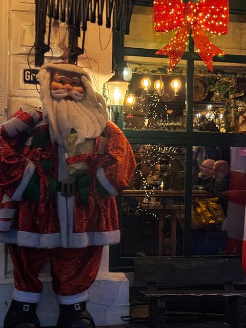 Eine Kneipe in Hamburg: Die Leute sehnen sich nach tresenhafter Zuwendung, meint Micky Beisenherz