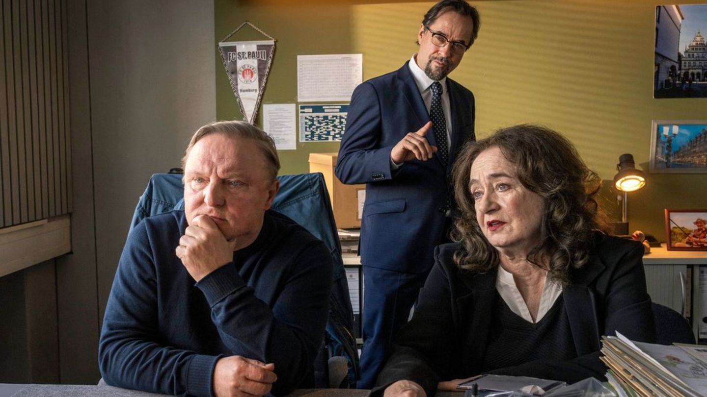 Axel Prahl (l.) und Jan Josef Liefers müssen im "Tatort" künftig ohne ihre Kollegin Mechthild Großmann auskommen.