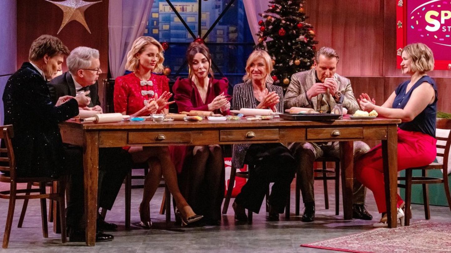 "Die Löwen" feiern unter anderem mit Jennifer Kraus und ihrer "Streuselade" Weihnachten.