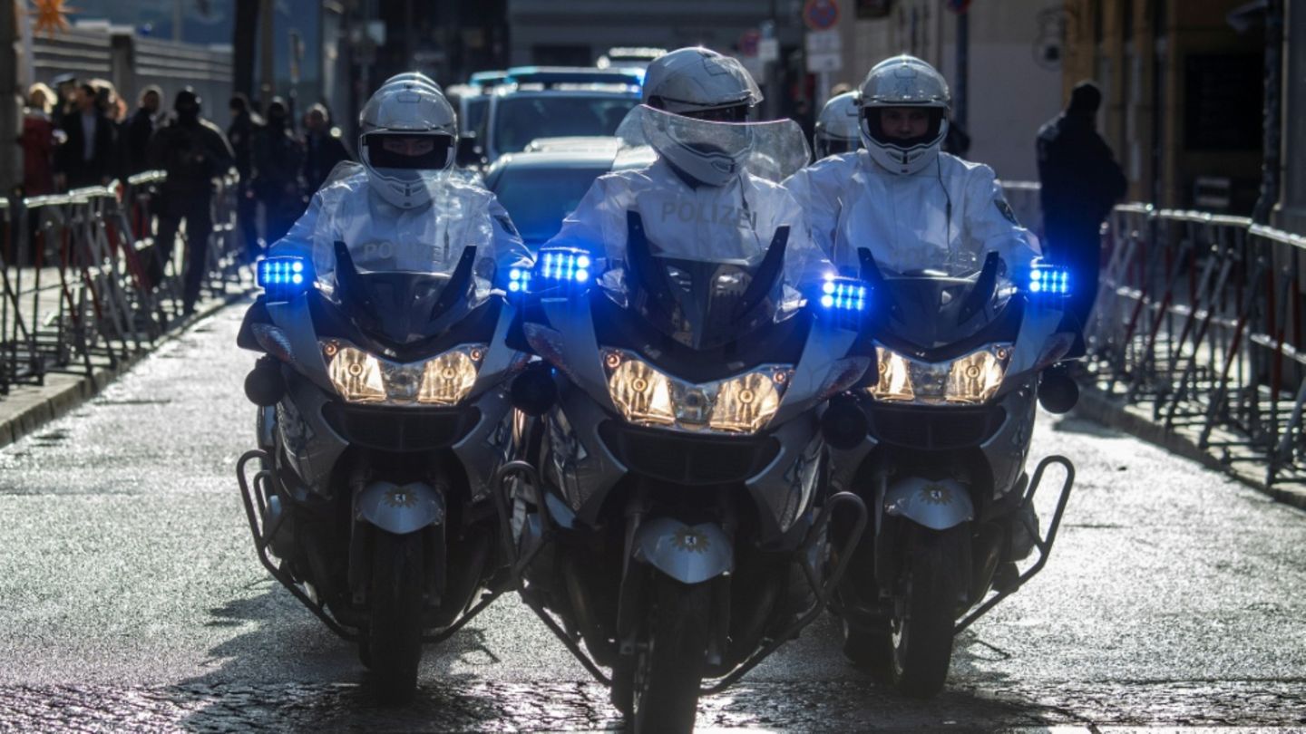 Polizeimotorräder bei Eskorte