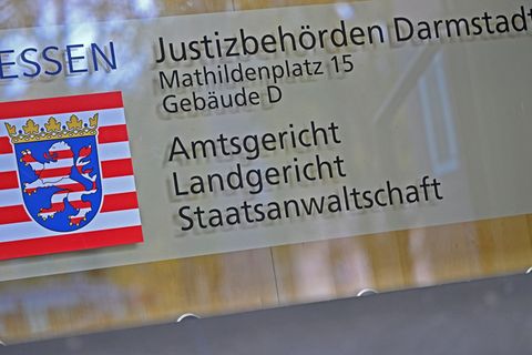 Die Staatsanwaltschaft ermittelt gegen eine Studentin der Hochschule Darmstadt. (Symbolbild) Foto: Michael Brandt/dpa