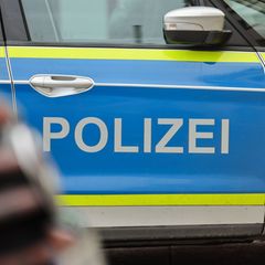 Die Polizei nahm den mutmaßlichen Täter fest. (Symbolbild) Foto: Jan Woitas/dpa