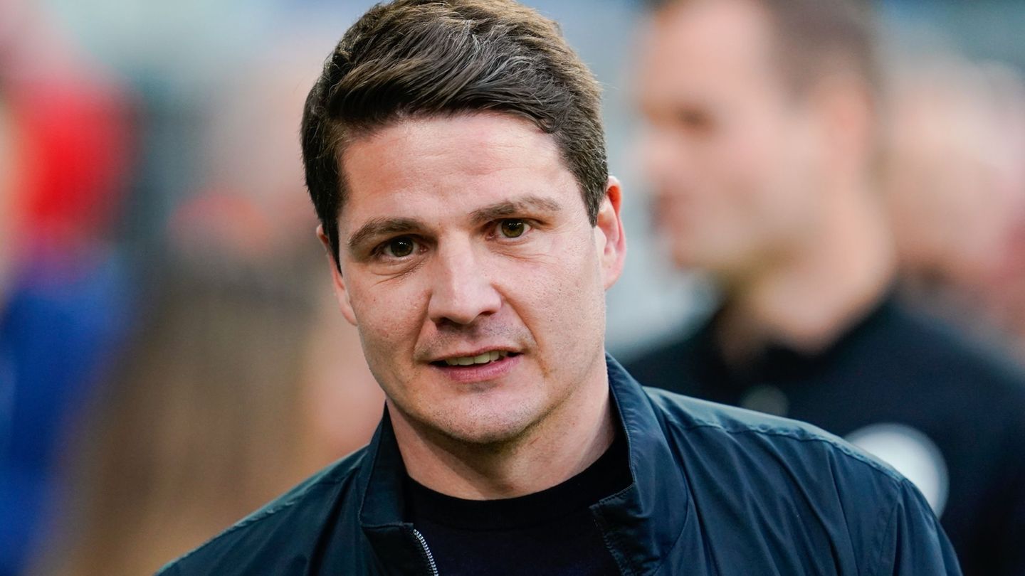 Pirmin Schwegler soll von der Eintracht nach Wolfsburg wechseln. (Archivbild) Foto: Uwe Anspach/dpa