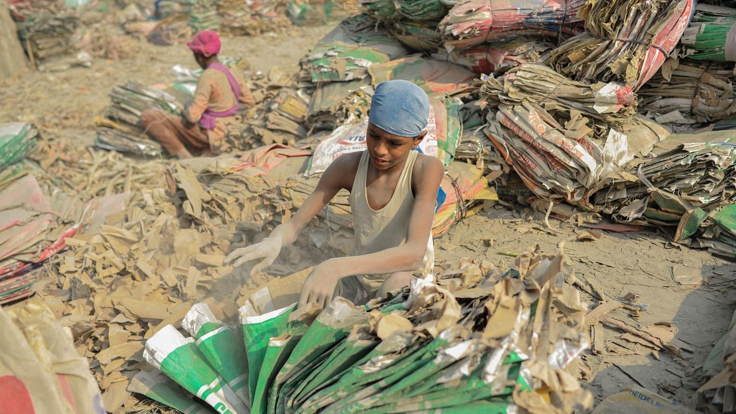 Kinderarbeit und menschenunwürdige Arbeitsbedingungen sollte das EU-Lieferkettengesetz eigentlich zumindest erschweren (Symbolbild)