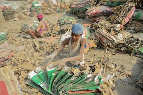 Das EU-Lieferkettengesetz soll Menschen weltweit vor Ausbeutung schützen. (Symbolbild) Foto: Md Rafayat Haque Khan/ZUMA Press Wi