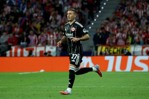 Spielt zum dritten und wohl letzten Mal im Camp Nou: Mario Götze. Foto: Canales Carvajal/dpa