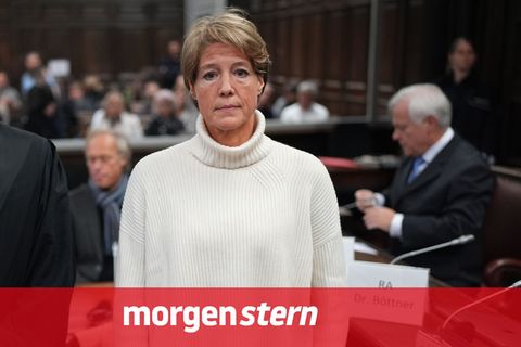 Christina Block und ihr Anwalt Ingo Bott im Gerichtssaal