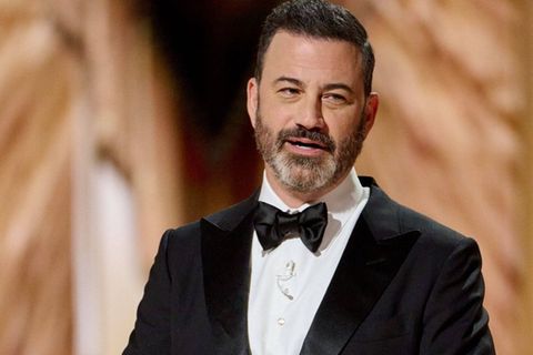 Jimmy Kimmel hat den Vertrag für seine Late-Night-Show um ein Jahr verlängert.