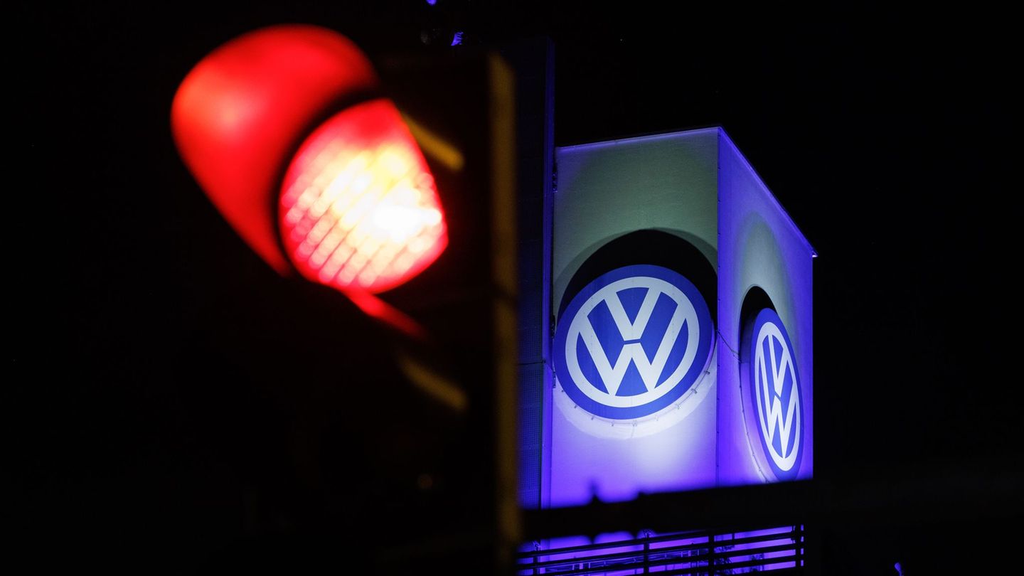 Die Fahrzeugproduktion am VW-Werk in Osnabrück könnte bald der Geschichte angehören. (Archivbild) Foto: Friso Gentsch/dpa