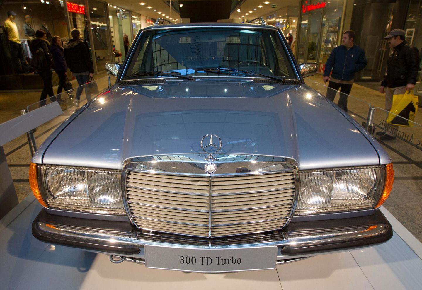 Mercedes 300 TD Turbo