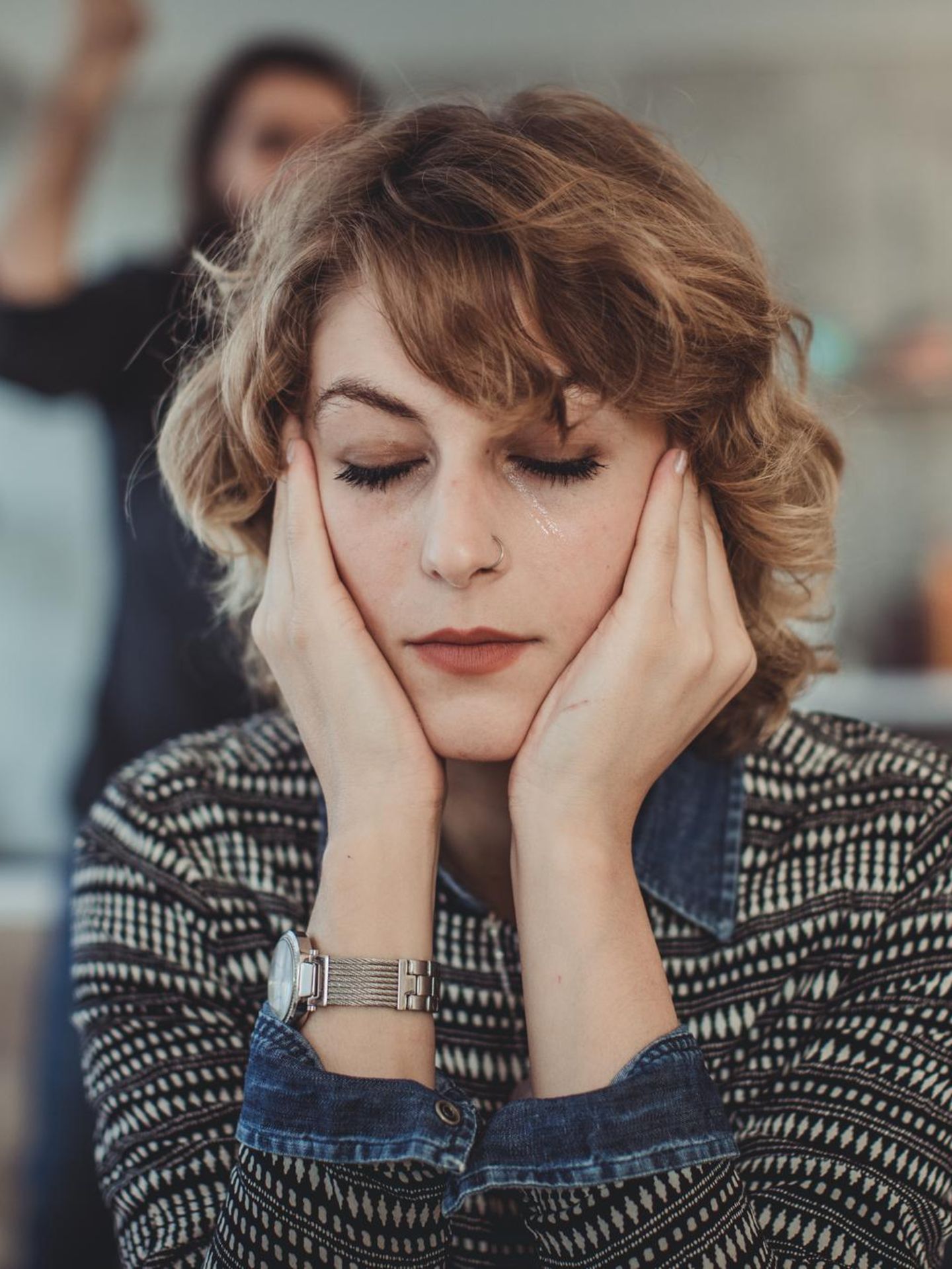 Toxische Beziehungen: Frau wird von ihrem Mann angeschrien