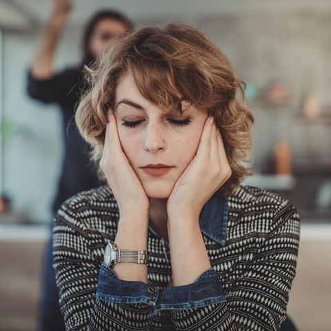 Toxische Beziehungen: Frau wird von ihrem Mann angeschrien