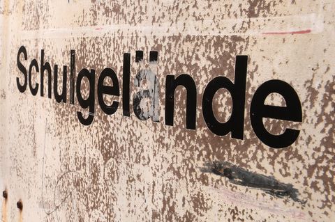 Auch in NRW sehen viele Schulleiter Sanierungsbedarf (Archivbild) Foto: Hendrik Schmidt/dpa-Zentralbild/dpa
