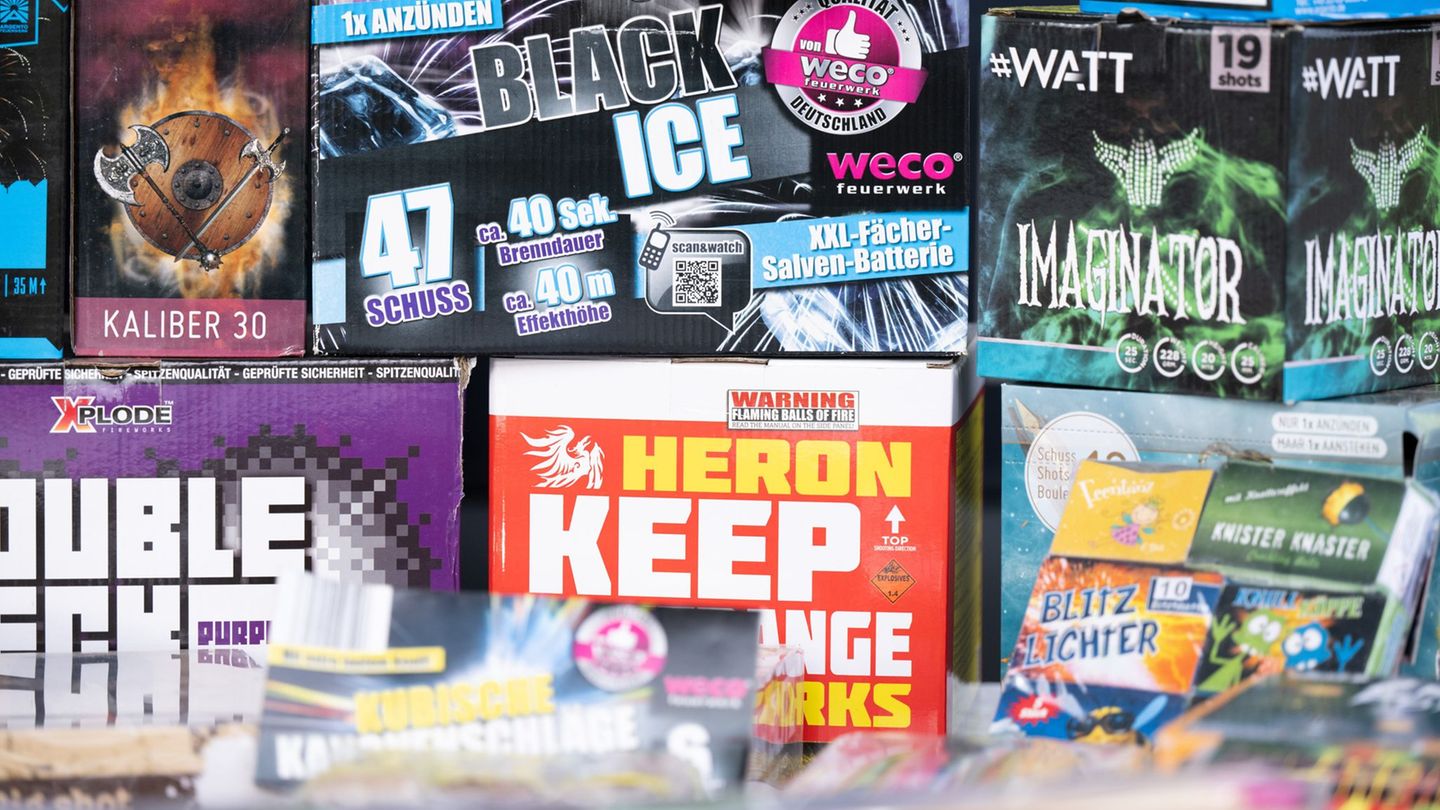 Dresdner Zollbeamte haben an der Autobahn 17 einen Wagen mit 340 Kilogramm Pyrotechnik aus dem Verkehr gezogen. (Symbolbild) Fot