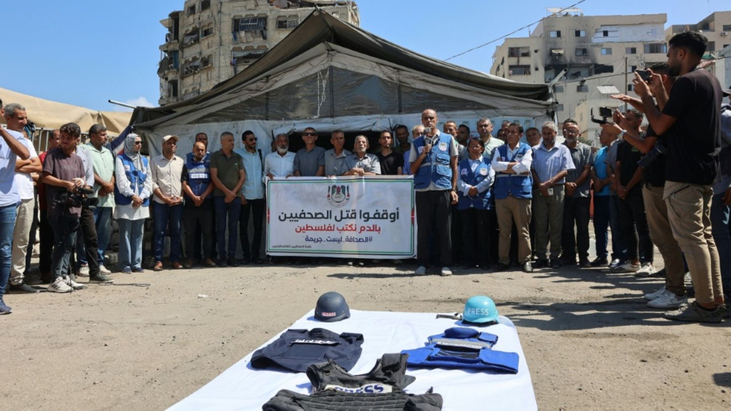 Palästinensische Journalisten protestieren gegen Tötung von Kollegen