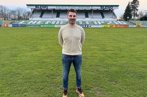 Adrian Alipour wurde von seinen Aufgaben als Cheftrainer von Chemie Leipzig entbunden. (Archivbild) Foto: Emily Paula Ryl/BSG Ch