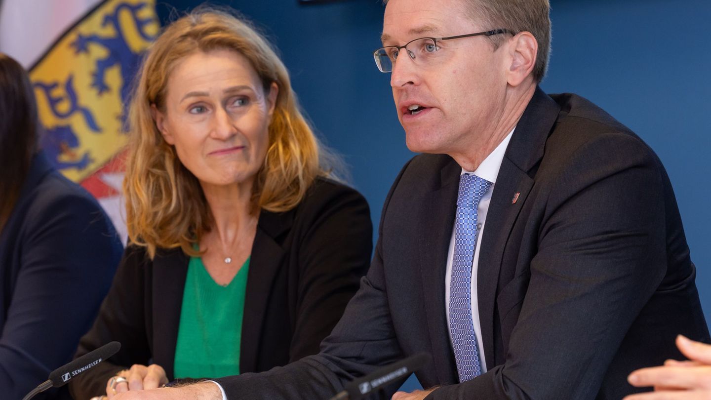 Schleswig-Holstein stimmt den Entlastungen für die Gastronomie und Pendelnde zu. (Archivbild) Foto: Ulrich Perrey/dpa