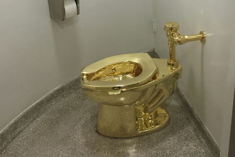 Goldene Toilette des Künstlers Maurizio Cattelan