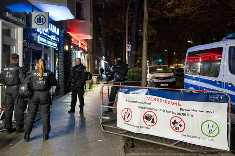 Silvester in Berlin: Hunderte Strafbefehle und Anklagen Foto: Soeren Stache/dpa